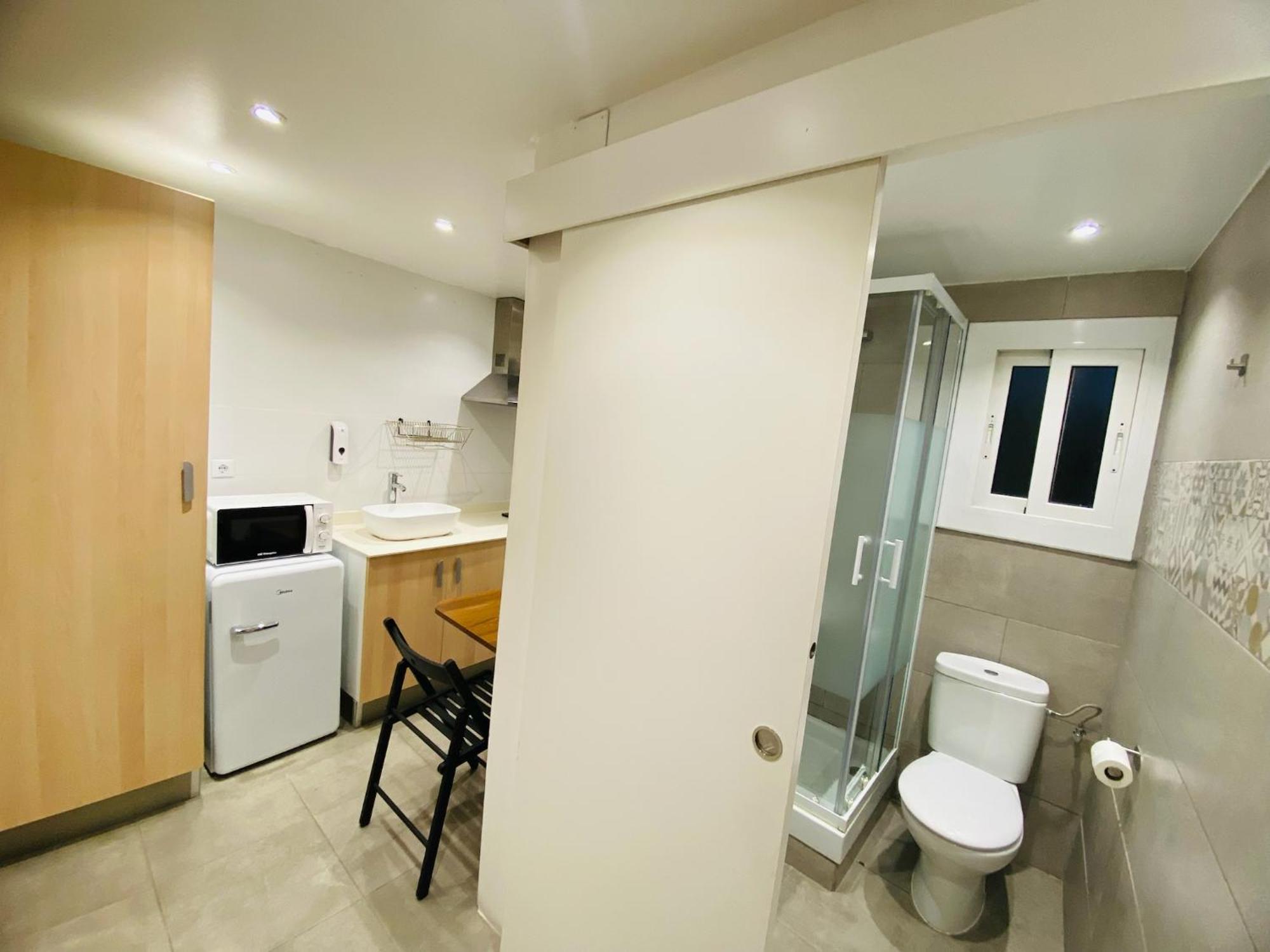 Apartamentos Con Bano Privado Frente Al Metro L5 Barcelona-Hospitalet ロスピタレート・デ・リョブレガート エクステリア 写真