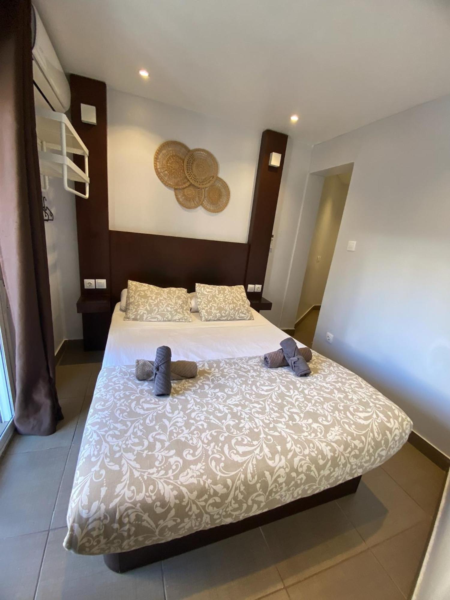 Apartamentos Con Bano Privado Frente Al Metro L5 Barcelona-Hospitalet ロスピタレート・デ・リョブレガート エクステリア 写真