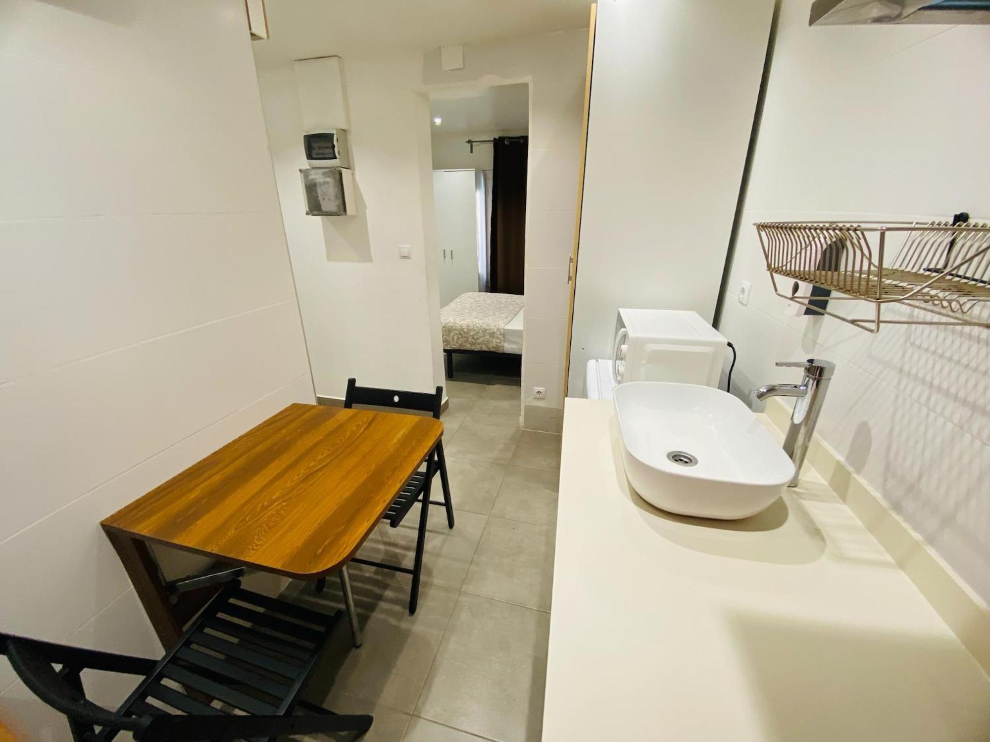 Apartamentos Con Bano Privado Frente Al Metro L5 Barcelona-Hospitalet ロスピタレート・デ・リョブレガート エクステリア 写真