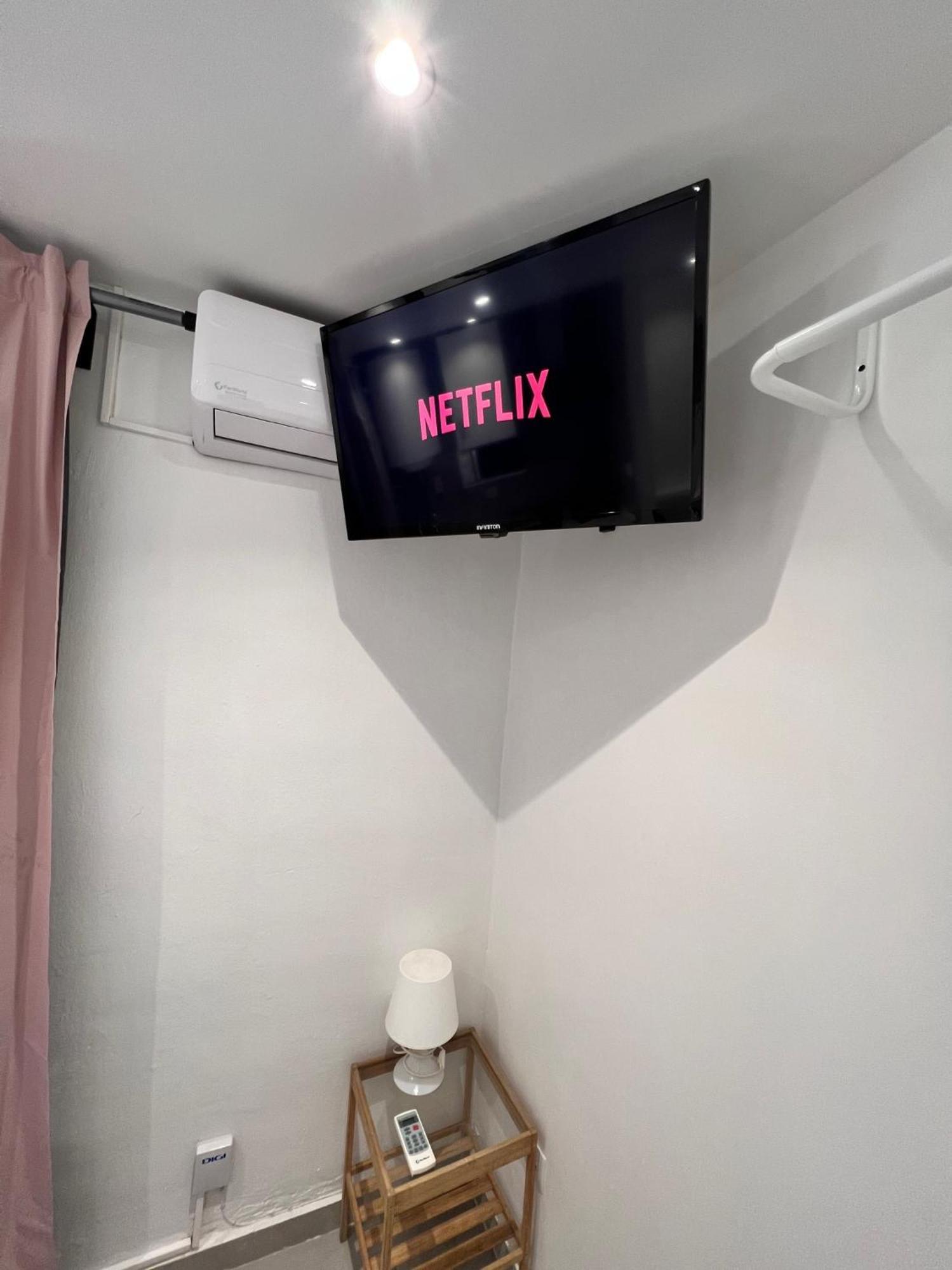 Apartamentos Con Bano Privado Frente Al Metro L5 Barcelona-Hospitalet ロスピタレート・デ・リョブレガート エクステリア 写真