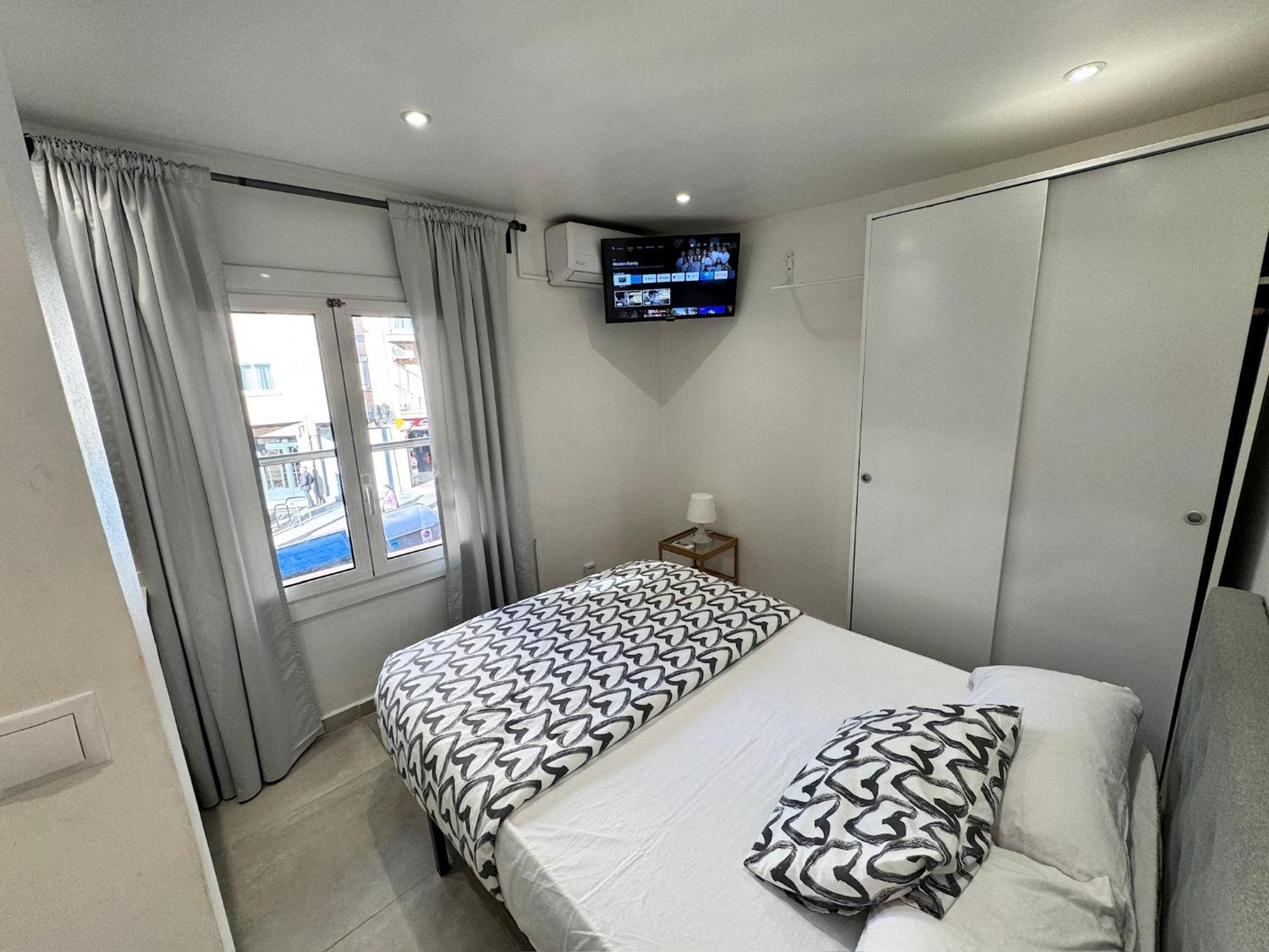 Apartamentos Con Bano Privado Frente Al Metro L5 Barcelona-Hospitalet ロスピタレート・デ・リョブレガート エクステリア 写真