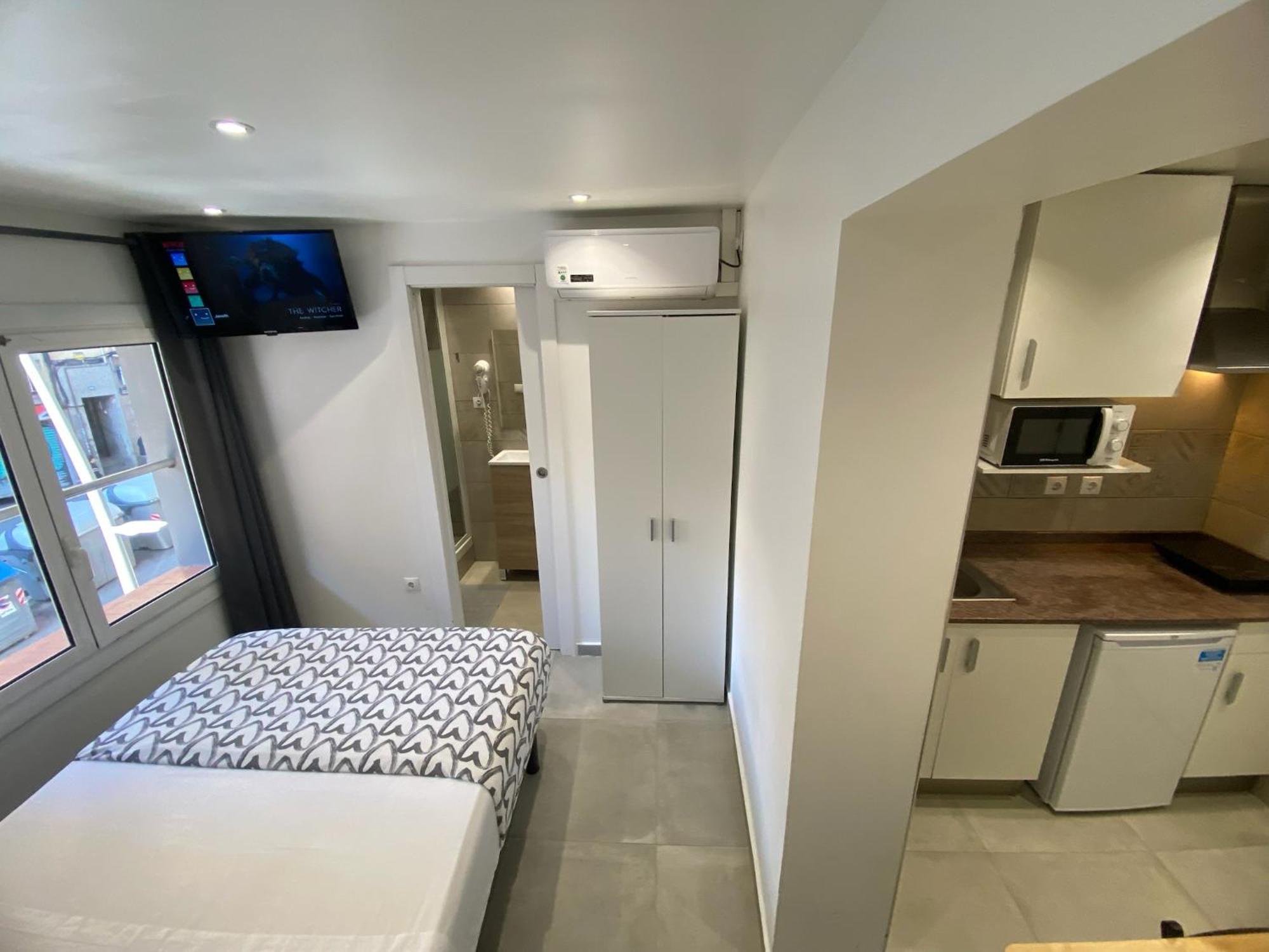 Apartamentos Con Bano Privado Frente Al Metro L5 Barcelona-Hospitalet ロスピタレート・デ・リョブレガート エクステリア 写真