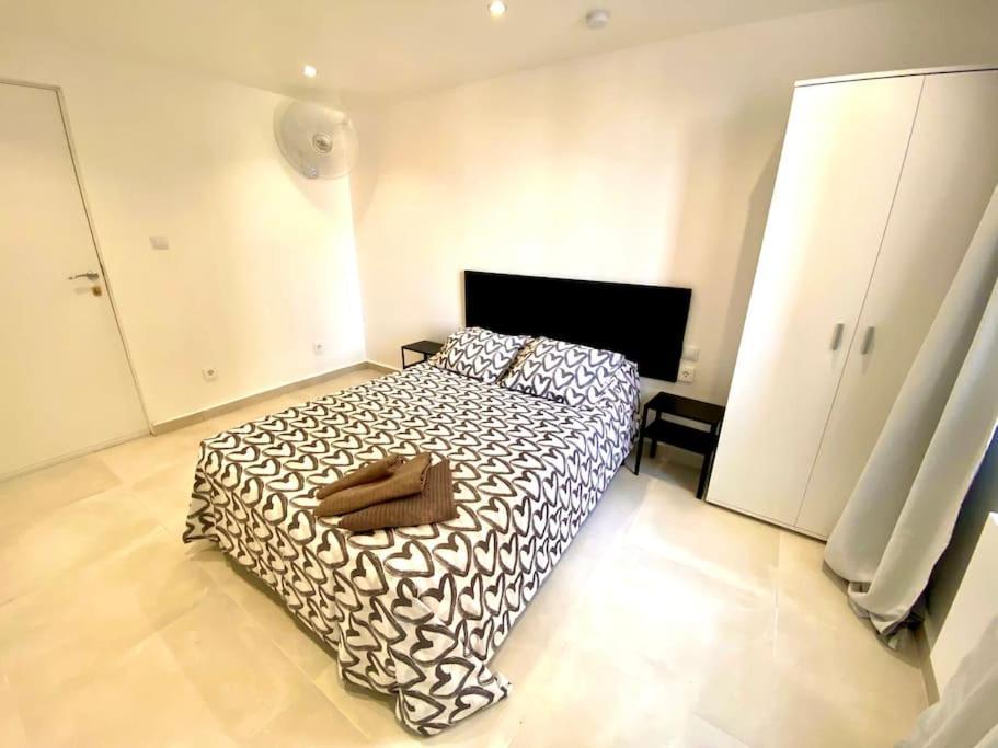 Apartamentos Con Bano Privado Frente Al Metro L5 Barcelona-Hospitalet ロスピタレート・デ・リョブレガート エクステリア 写真