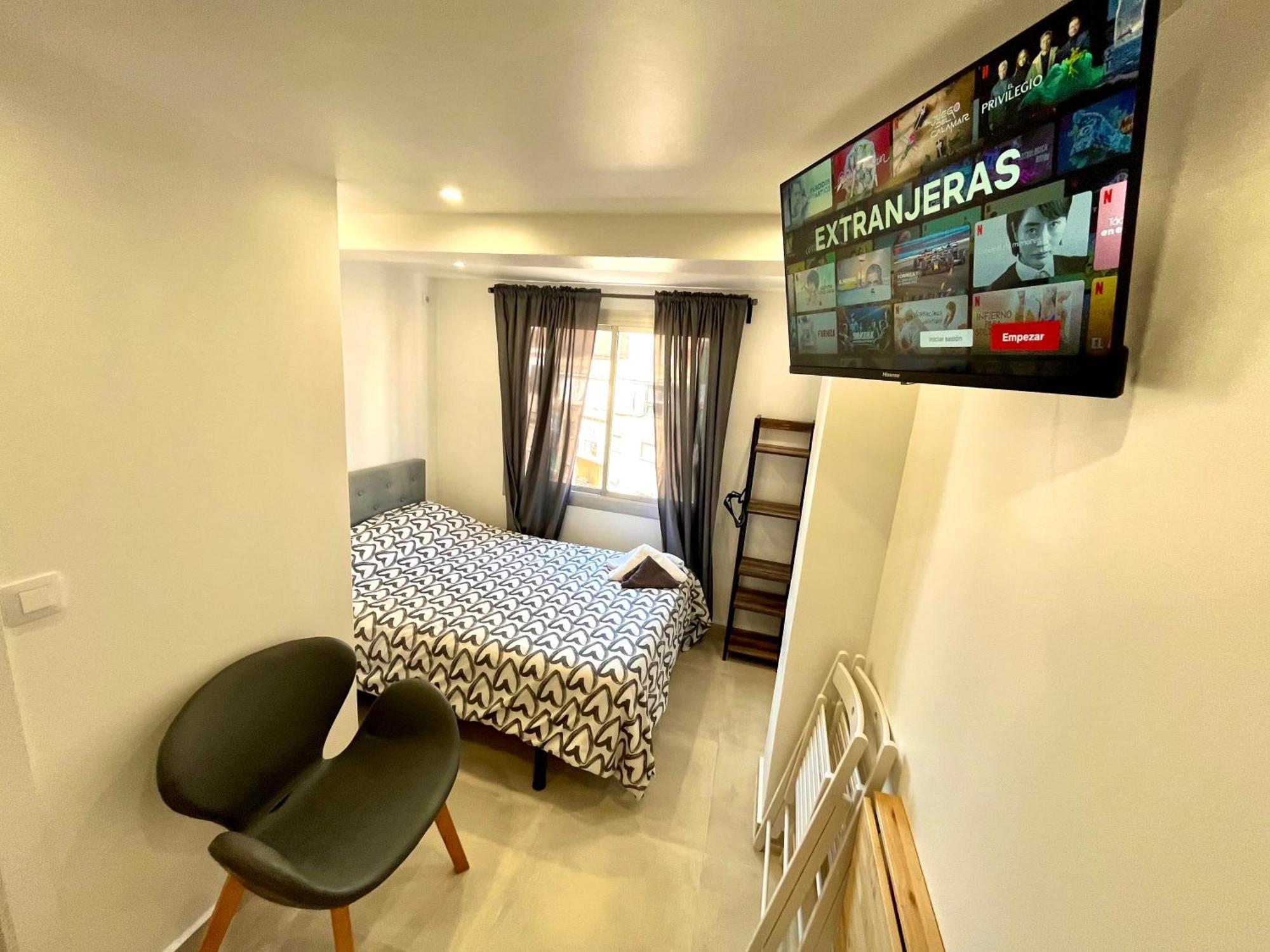 Apartamentos Con Bano Privado Frente Al Metro L5 Barcelona-Hospitalet ロスピタレート・デ・リョブレガート エクステリア 写真
