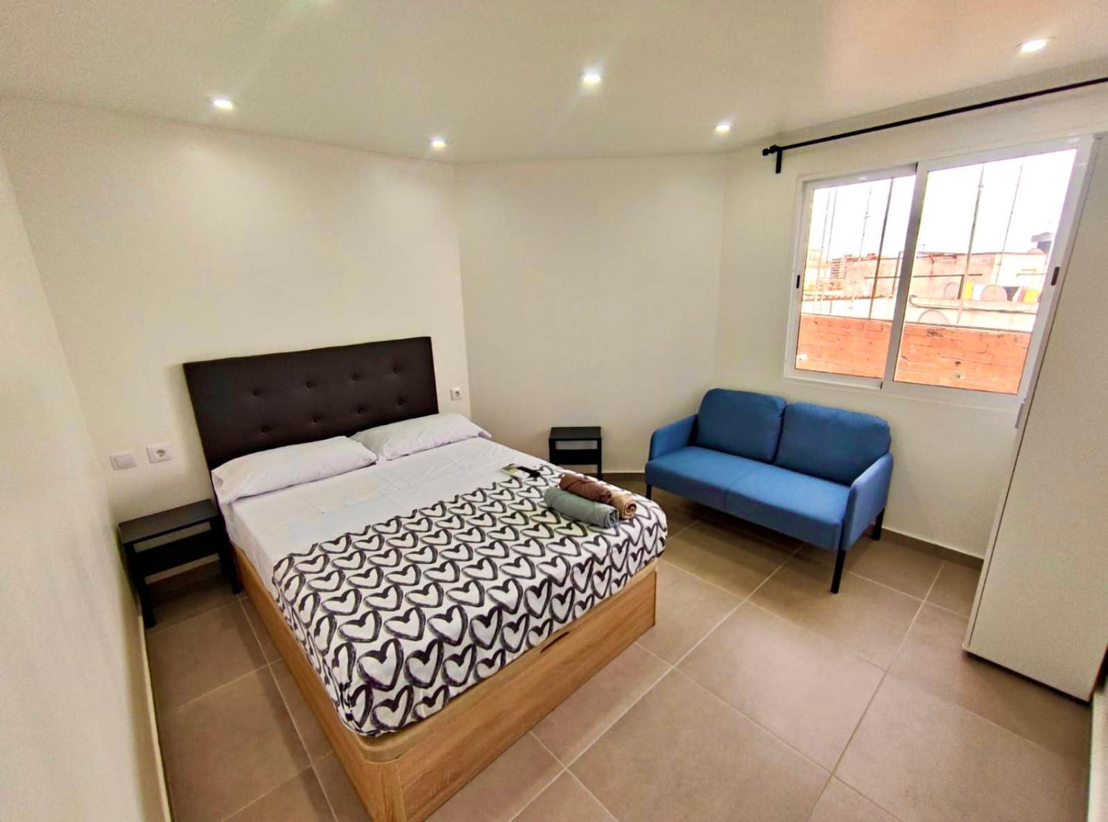 Apartamentos Con Bano Privado Frente Al Metro L5 Barcelona-Hospitalet ロスピタレート・デ・リョブレガート エクステリア 写真