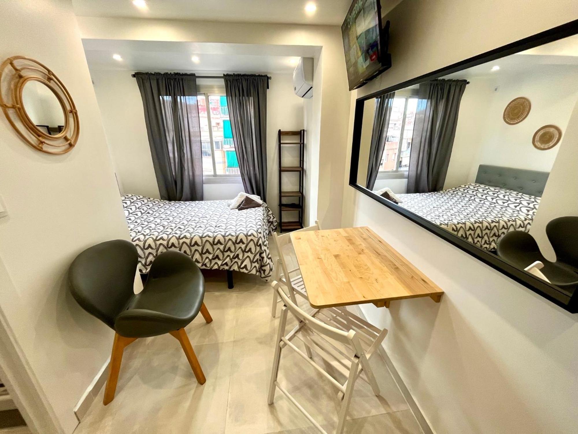 Apartamentos Con Bano Privado Frente Al Metro L5 Barcelona-Hospitalet ロスピタレート・デ・リョブレガート エクステリア 写真