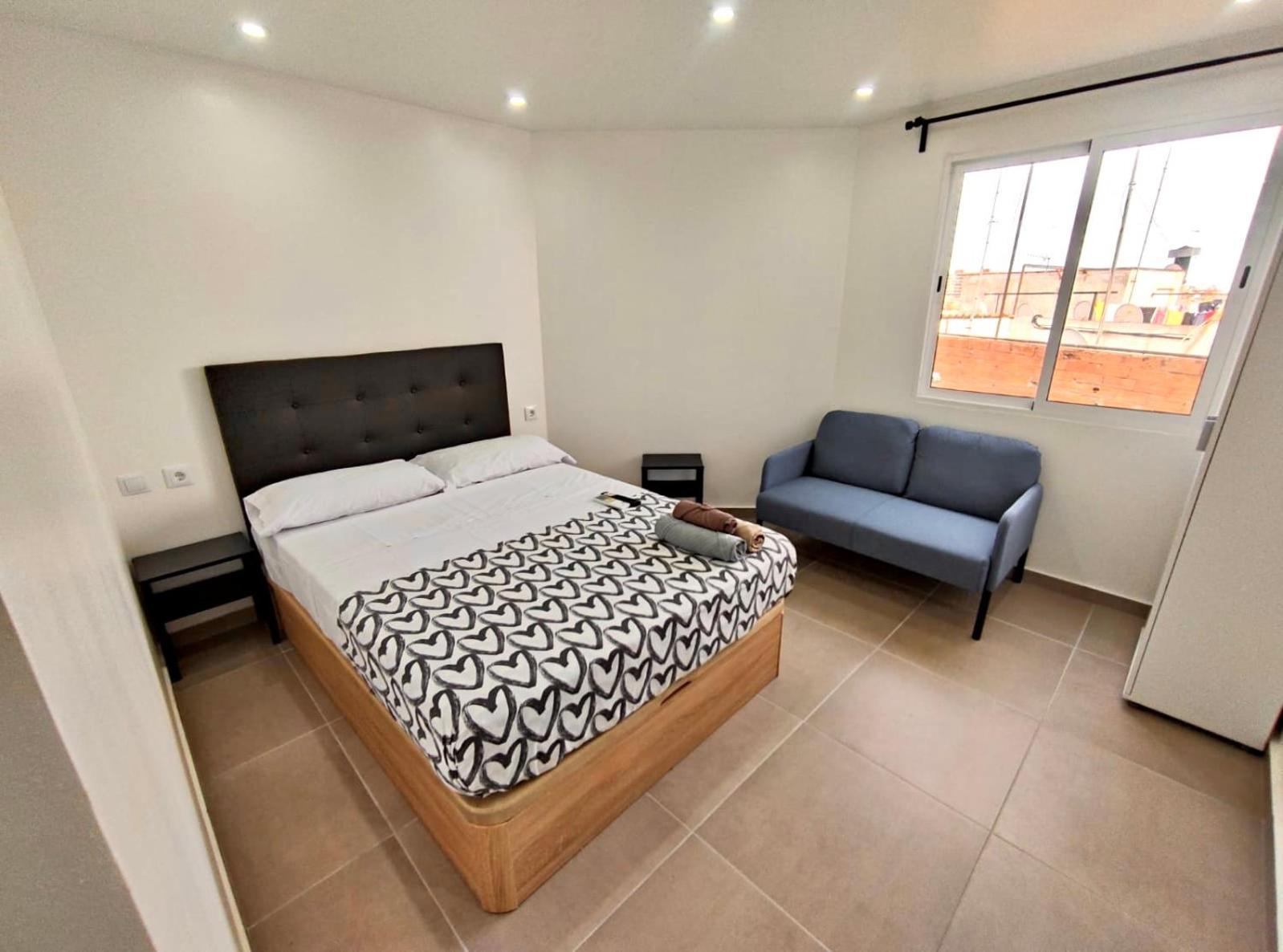 Apartamentos Con Bano Privado Frente Al Metro L5 Barcelona-Hospitalet ロスピタレート・デ・リョブレガート エクステリア 写真