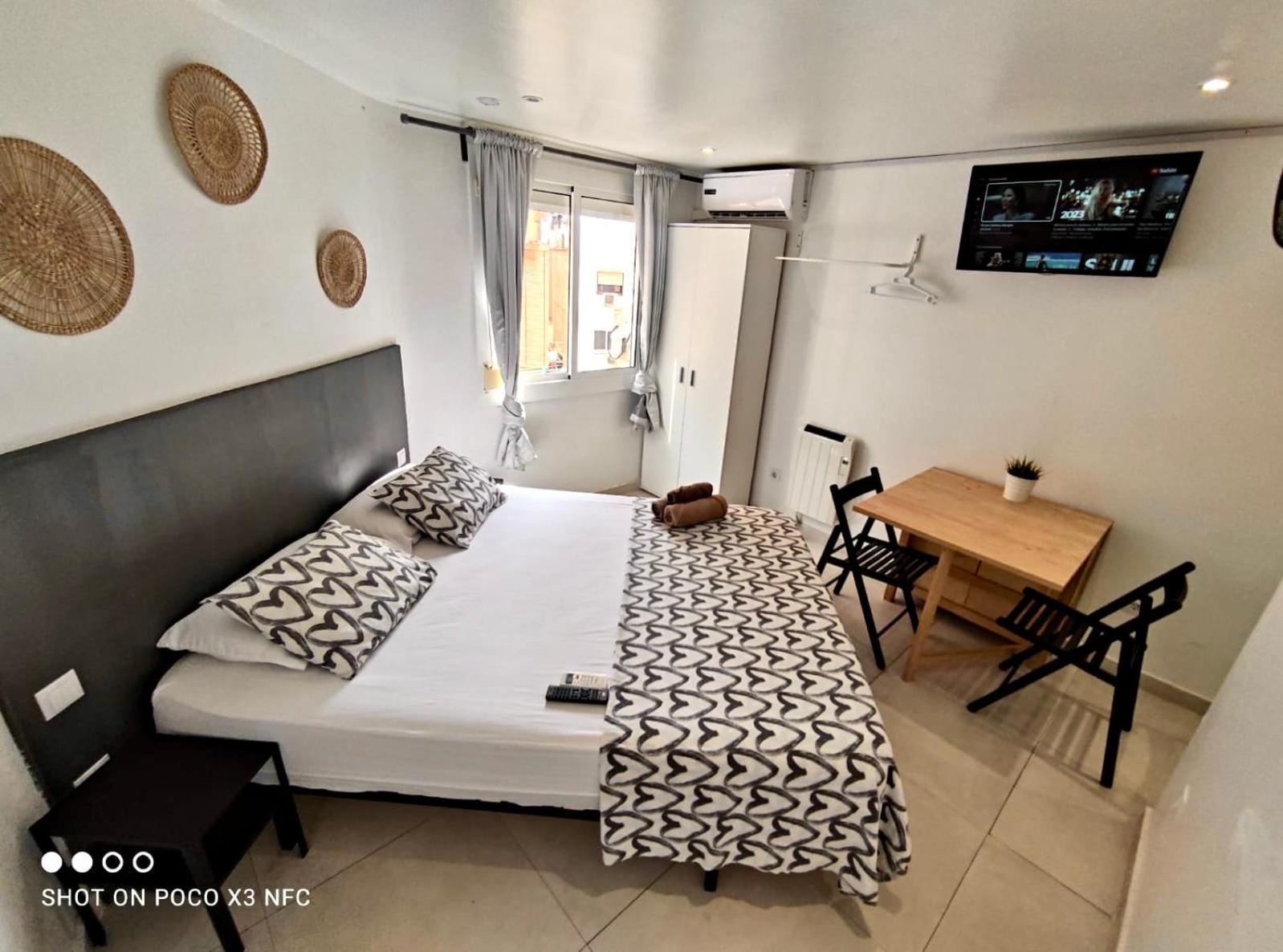 Apartamentos Con Bano Privado Frente Al Metro L5 Barcelona-Hospitalet ロスピタレート・デ・リョブレガート エクステリア 写真