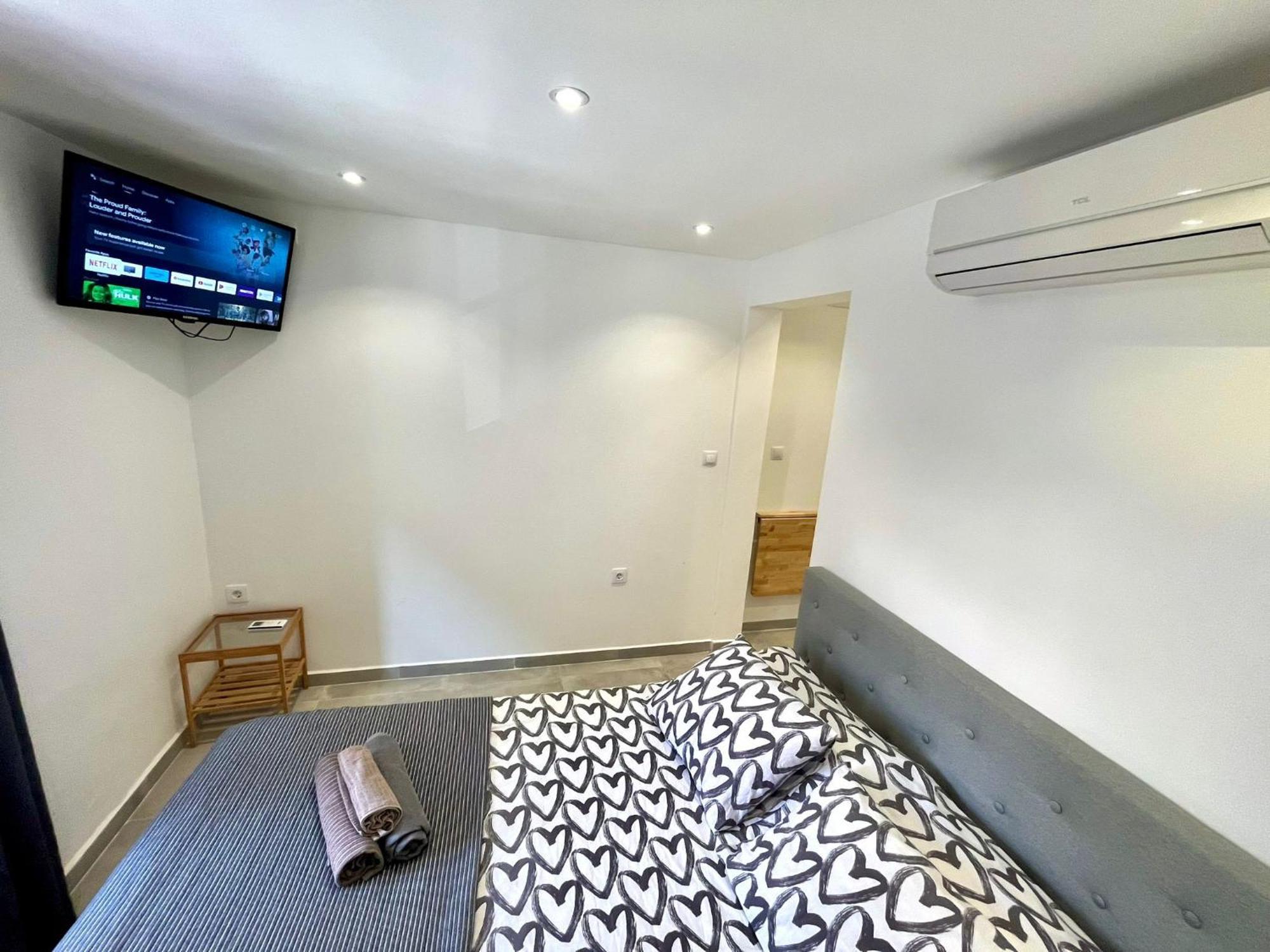 Apartamentos Con Bano Privado Frente Al Metro L5 Barcelona-Hospitalet ロスピタレート・デ・リョブレガート エクステリア 写真