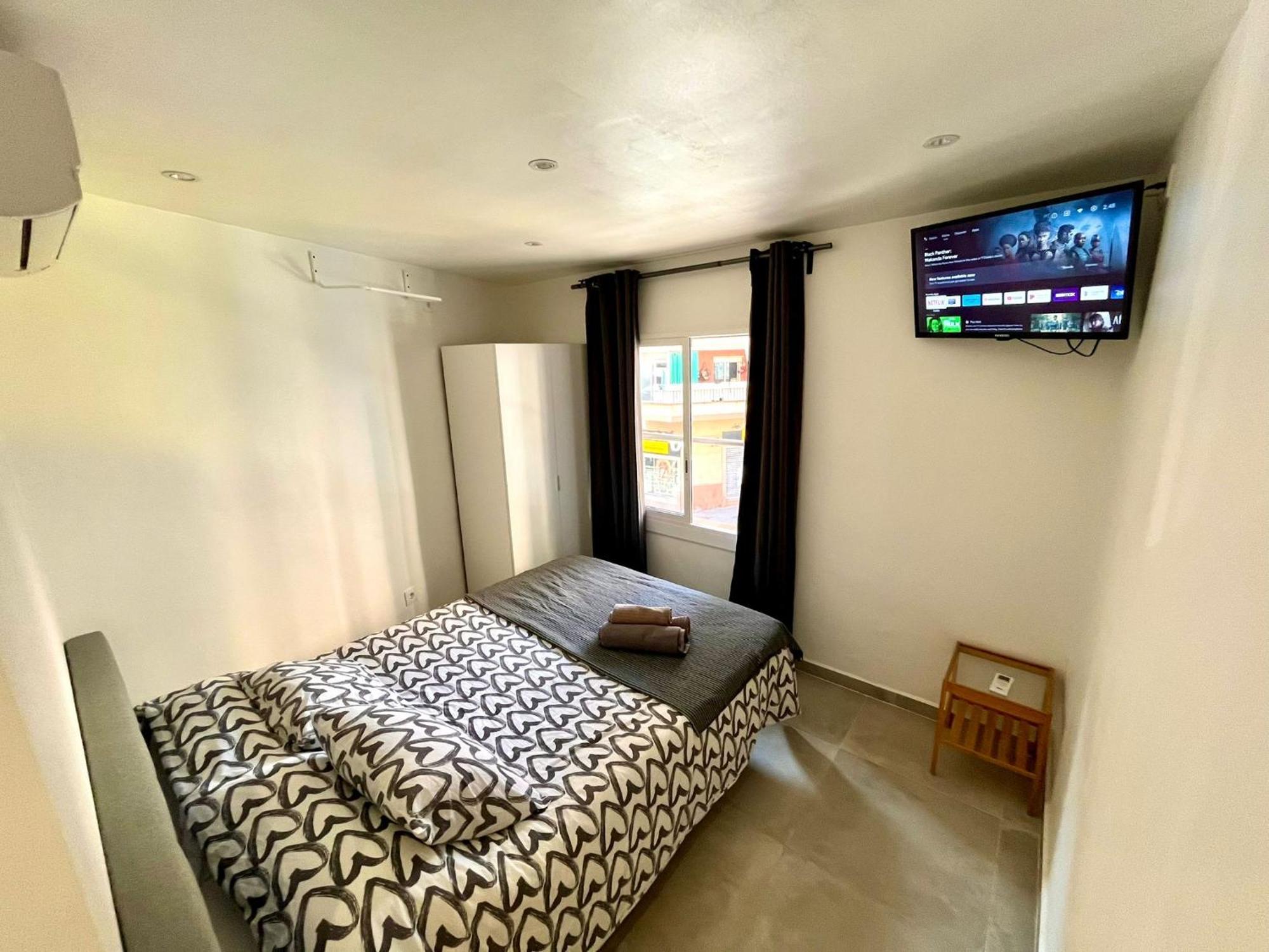 Apartamentos Con Bano Privado Frente Al Metro L5 Barcelona-Hospitalet ロスピタレート・デ・リョブレガート エクステリア 写真